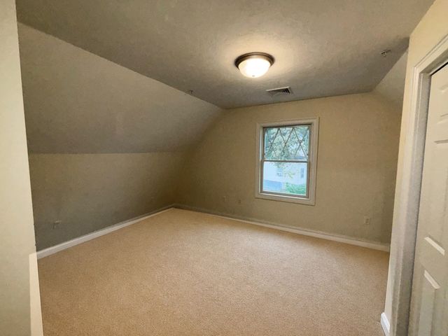 293 Broadway 3R, Methuen, MA 01844