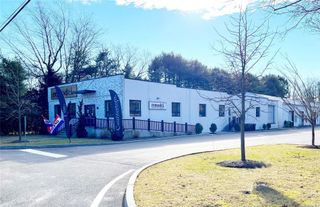 137 Montauk Highway, Westhampton, NY 11977
