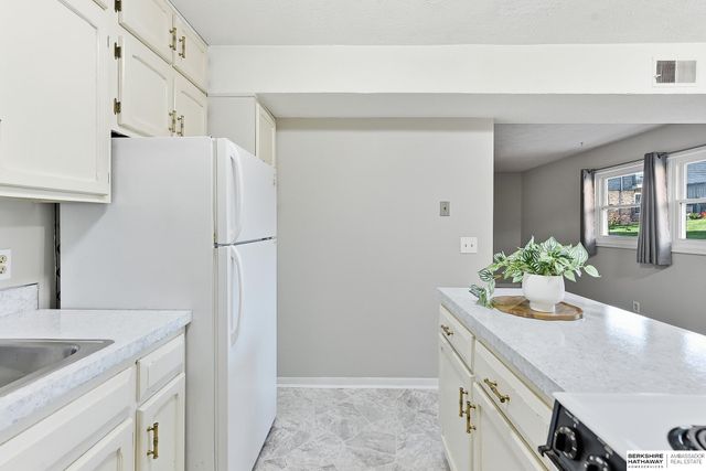 12728 Deauville Dr Apt 101, Omaha, NE 68137