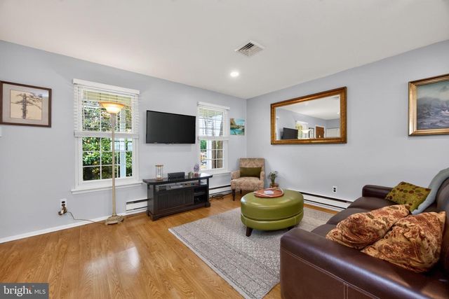 14 WINDEMERE CT, Downingtown, PA 19335