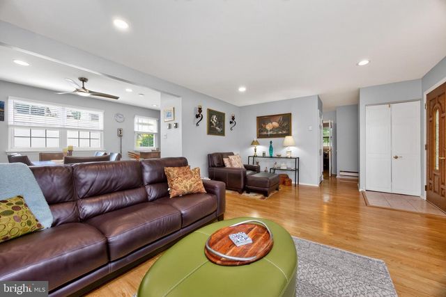 14 WINDEMERE CT, Downingtown, PA 19335