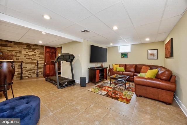 14 WINDEMERE CT, Downingtown, PA 19335