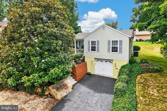 14 WINDEMERE CT, Downingtown, PA 19335