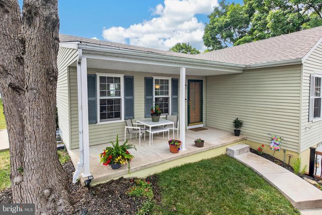 14 WINDEMERE CT, Downingtown, PA 19335