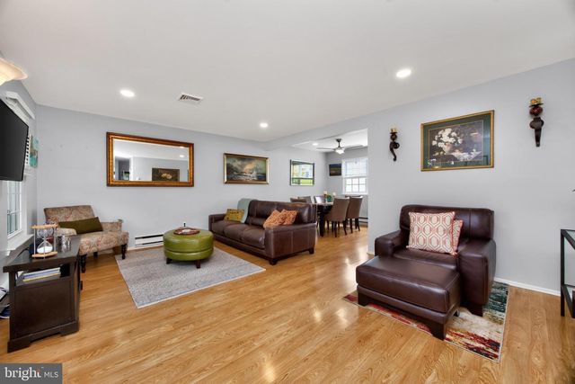 14 WINDEMERE CT, Downingtown, PA 19335