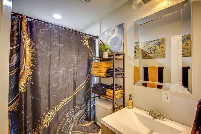 1101 Redoak Drive, West Tawakoni, TX 75474