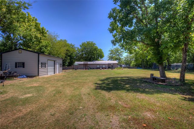 1101 Redoak Drive, West Tawakoni, TX 75474