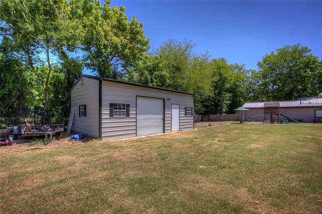 1101 Redoak Drive, West Tawakoni, TX 75474