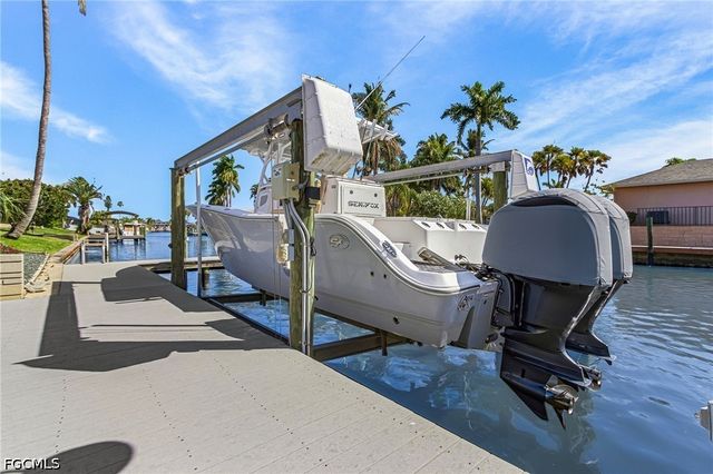 2607 SE 23rd AVE, Cape Coral, FL 33904