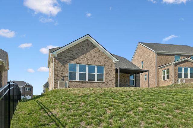 226 Pin High Dr, Mount Juliet, TN 37122