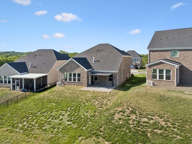 226 Pin High Dr, Mount Juliet, TN 37122