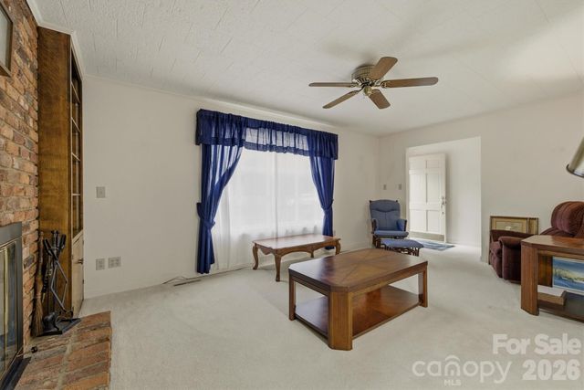 902 Meadowood Drive, Lenoir, NC 28645