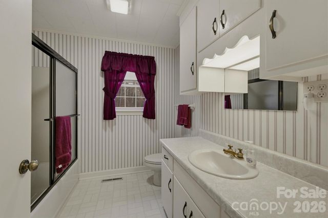 902 Meadowood Drive, Lenoir, NC 28645