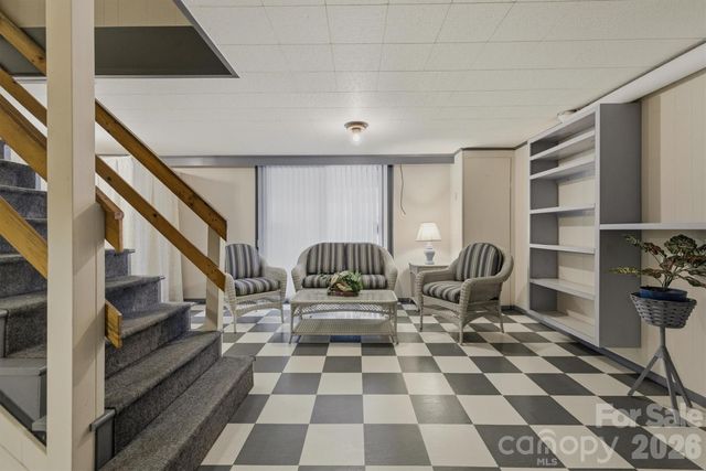 902 Meadowood Drive, Lenoir, NC 28645