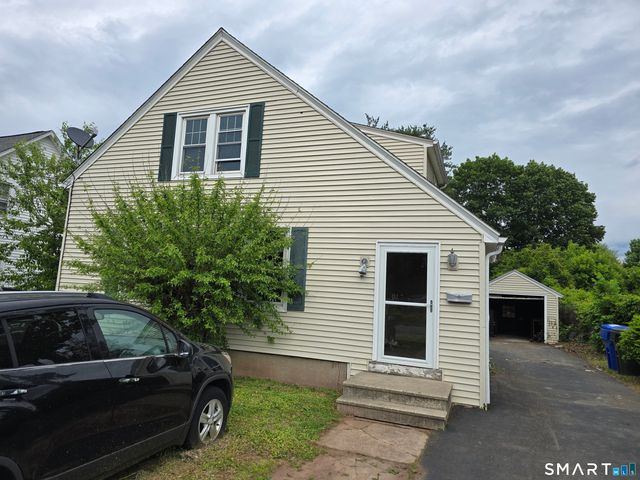 14 Center Court, Newington, CT 06111