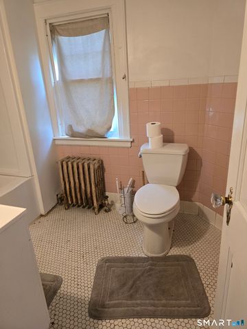 14 Center Court, Newington, CT 06111