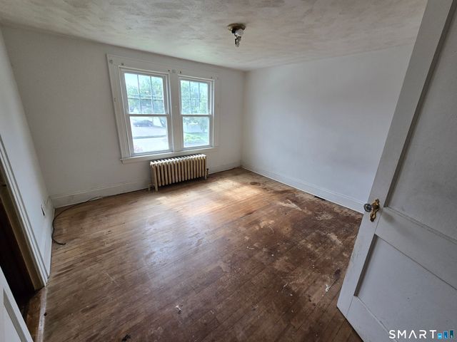 14 Center Court, Newington, CT 06111