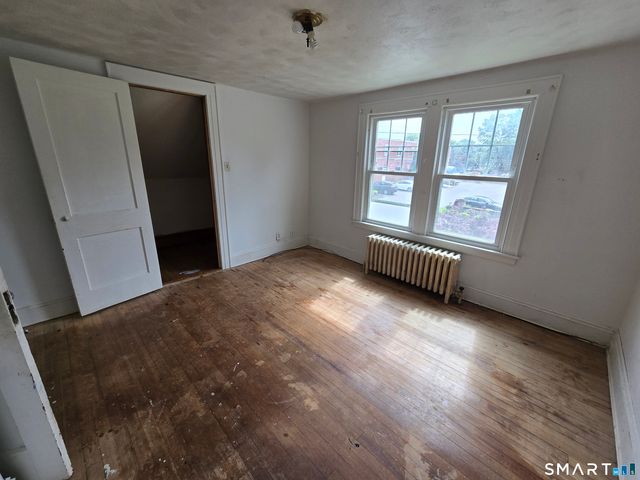 14 Center Court, Newington, CT 06111