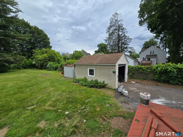 14 Center Court, Newington, CT 06111