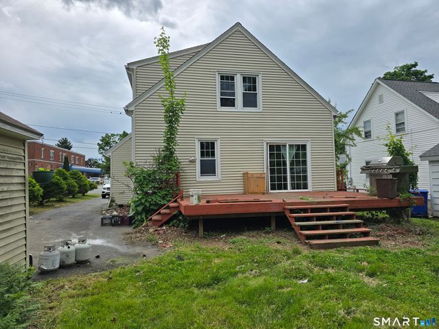 14 Center Court, Newington, CT 06111