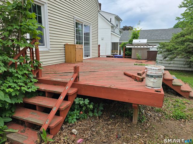 14 Center Court, Newington, CT 06111
