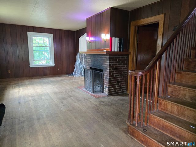 14 Center Court, Newington, CT 06111
