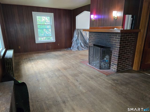 14 Center Court, Newington, CT 06111