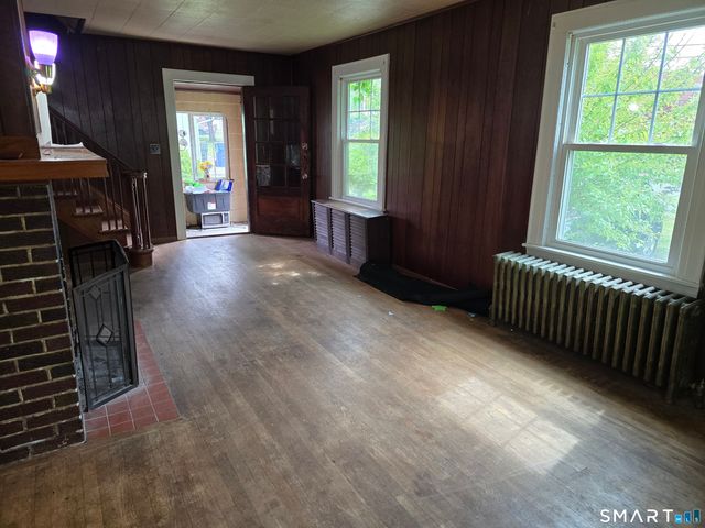 14 Center Court, Newington, CT 06111