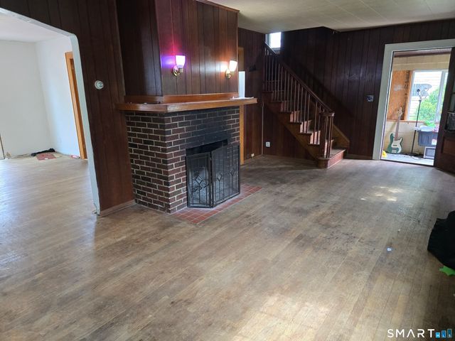 14 Center Court, Newington, CT 06111