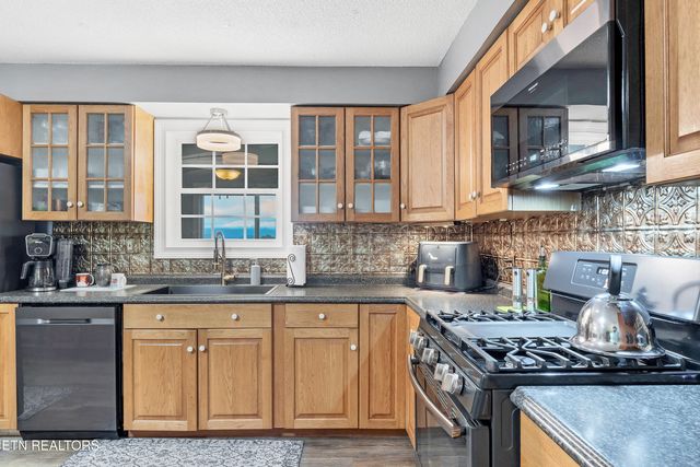 2906 Big Bend Drive, Maryville, TN 37803