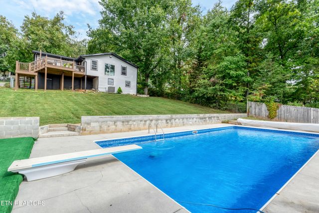 2906 Big Bend Drive, Maryville, TN 37803