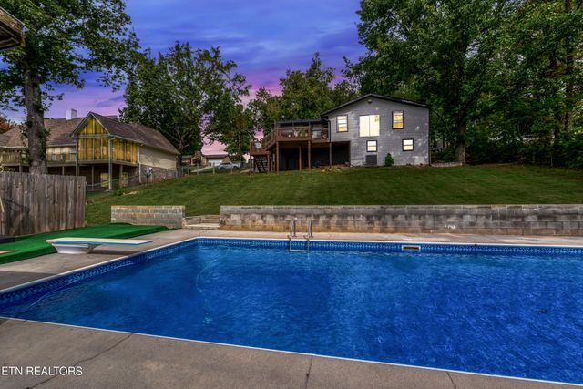 2906 Big Bend Drive, Maryville, TN 37803