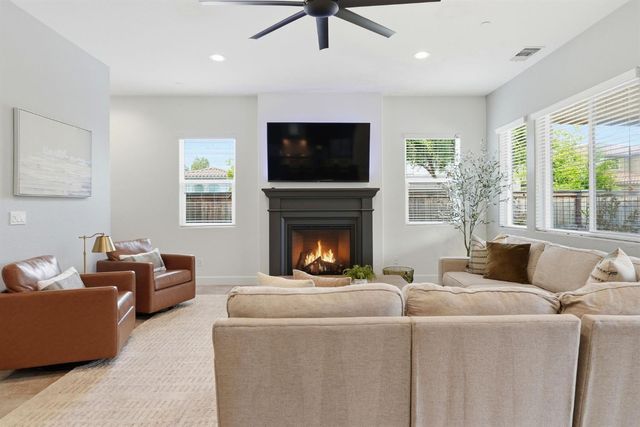 2220 Aiken Way, El Dorado Hills, CA 95762