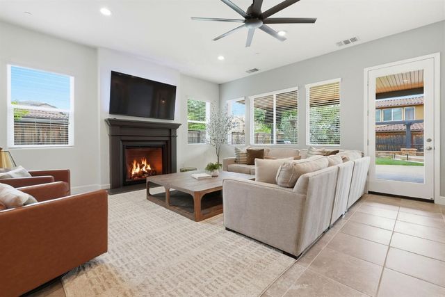 2220 Aiken Way, El Dorado Hills, CA 95762