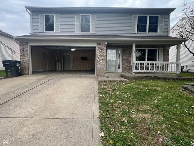 1334 Blue Grass Parkway, Greenwood, IN 46143