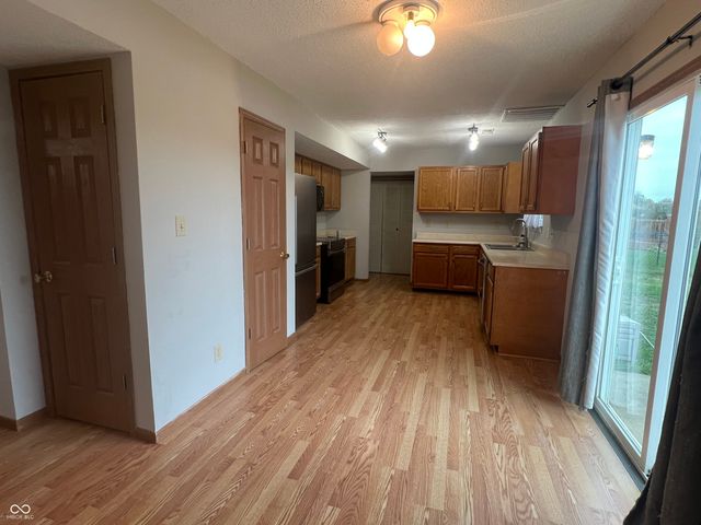 1334 Blue Grass Parkway, Greenwood, IN 46143