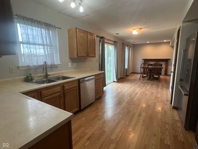 1334 Blue Grass Parkway, Greenwood, IN 46143