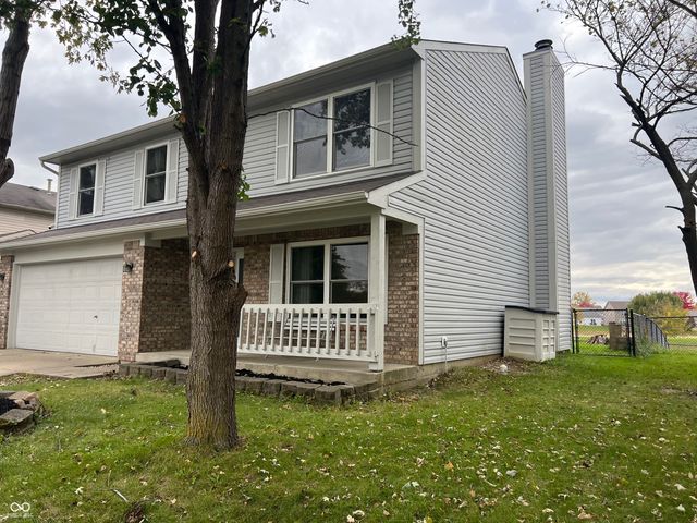 1334 Blue Grass Parkway, Greenwood, IN 46143