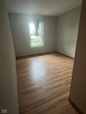 1334 Blue Grass Parkway, Greenwood, IN 46143