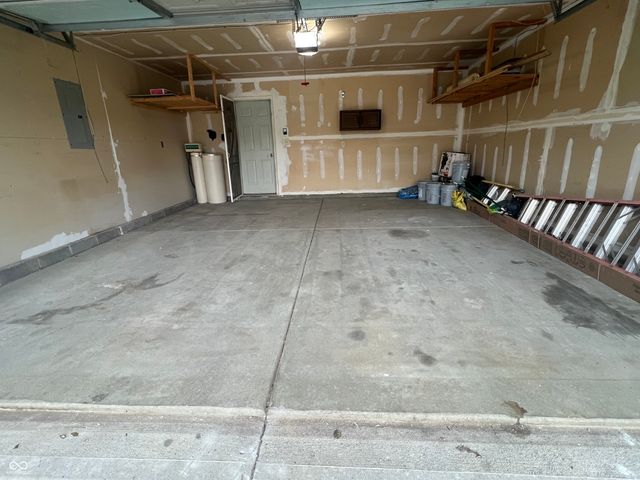 1334 Blue Grass Parkway, Greenwood, IN 46143