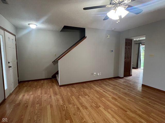 1334 Blue Grass Parkway, Greenwood, IN 46143