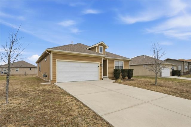 17181 S Kill Creek Road, Gardner, KS 66030