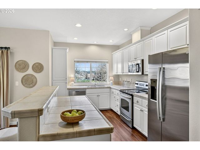 778 Ne ADWICK Dr, Hillsboro, OR 97006