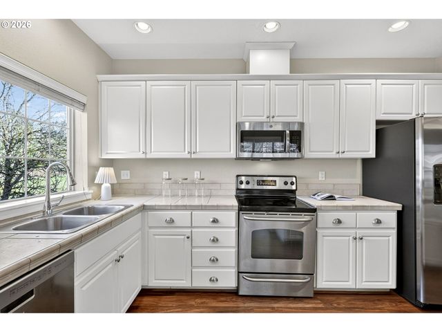 778 Ne ADWICK Dr, Hillsboro, OR 97006