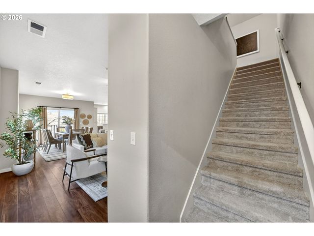 778 Ne ADWICK Dr, Hillsboro, OR 97006