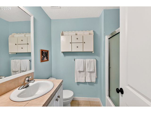 778 Ne ADWICK Dr, Hillsboro, OR 97006