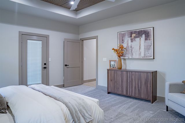 4929 S Columbia Avenue, Tulsa, OK 74105