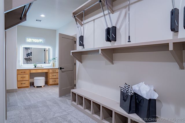 4929 S Columbia Avenue, Tulsa, OK 74105