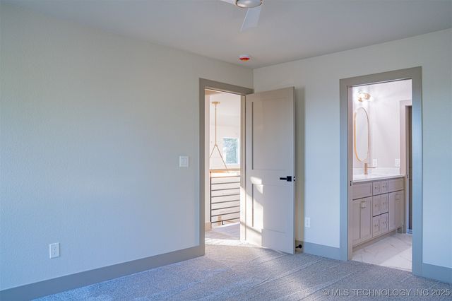 4929 S Columbia Avenue, Tulsa, OK 74105