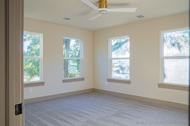 4929 S Columbia Avenue, Tulsa, OK 74105